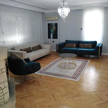 Merkezi Ve Lokasyon Muekemmel Konforlu